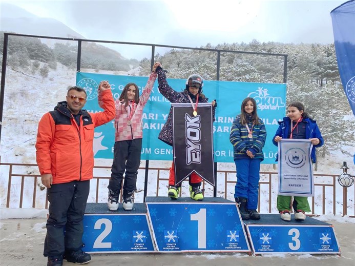 Snowboard Türkiye Şampiyonasında  madalyalar bizim