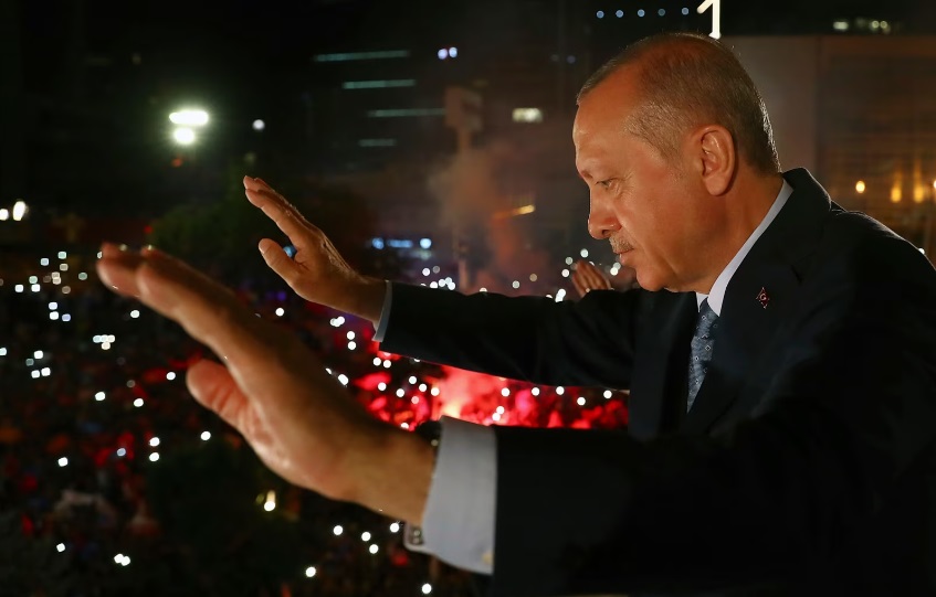 Türkiye seçimini yaptı: Cumhurbaşkanı Erdoğan, yeniden seçildi