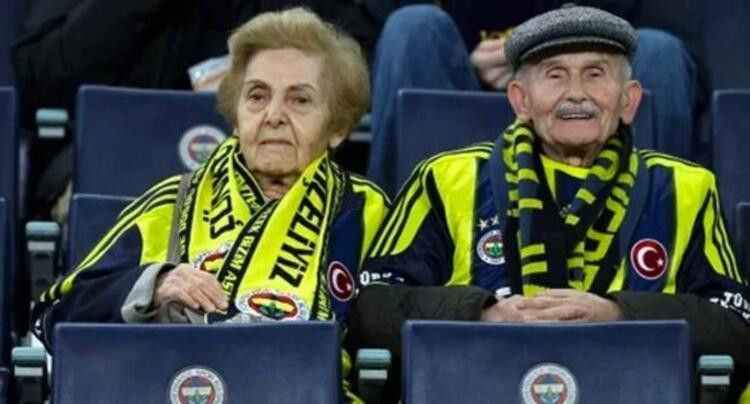 Mümtaz Amca ve İhsan Teyze: Fenerbahçe'nin Aşk Dolu Çifti