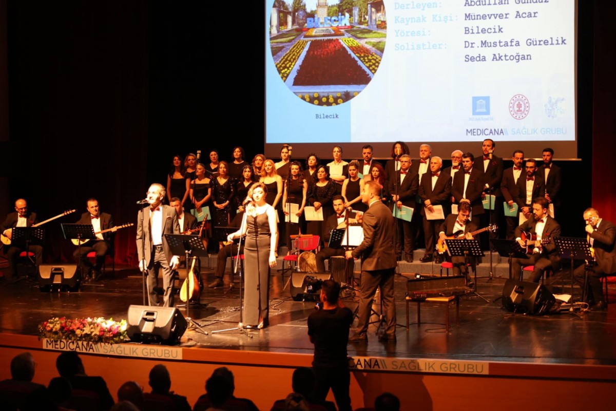 UNESCO Âşık Veysel Yılı Türk Halk Müziği Konseri Büyük İlgi Gördü