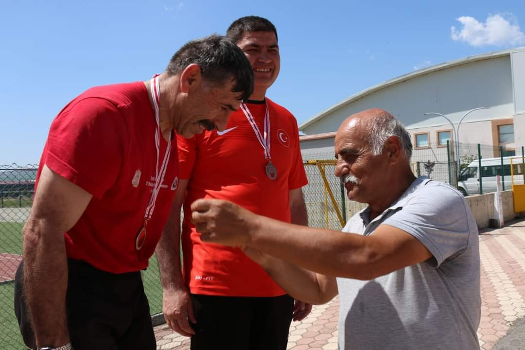 Maratoncu Baba Mustafa Erdoğan İse Spor’a Katkısını Sürdürüyor.