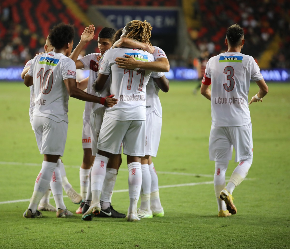 Sivasspor, 3 Puanı Deplasmanda 3 Golle Kazandı