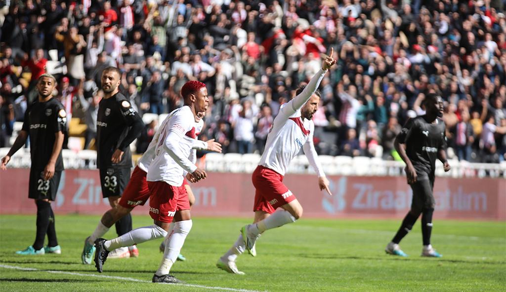 Sivasspor - Pendikspor maç sonucu 4-1