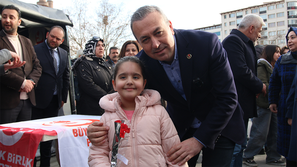 Dr. Adem Uzun, Kadınlar Gününde Sivas'ta Kadın Temsilini Vurguladı