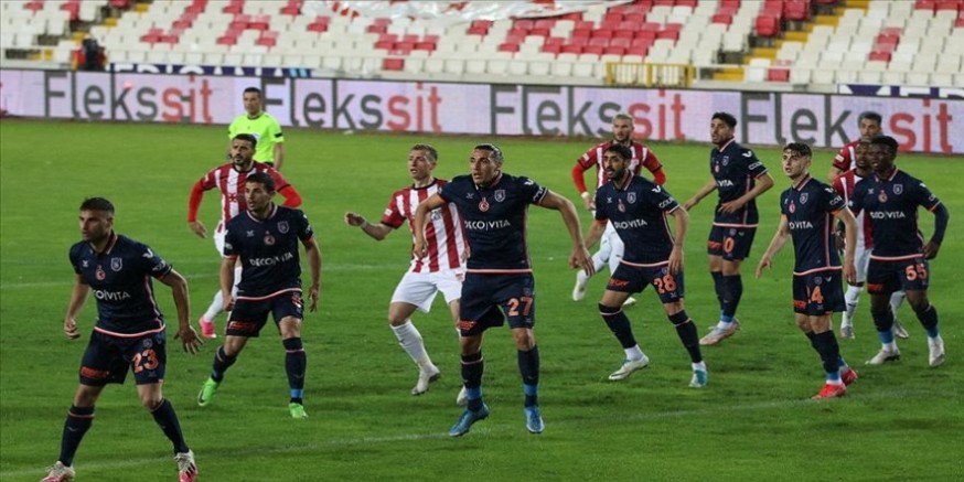 Sivasspor -  Başakşehir maçında gol sesi çıkmadı