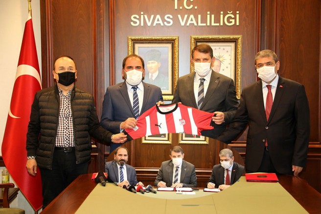 Yeni 4 Eylül Stadyumu Demir Grup Sivasspor'a Kiralandı