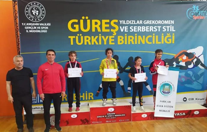 Zara Belediyesi Güreş Takımı  Kırşehir'de Derece Yaptı