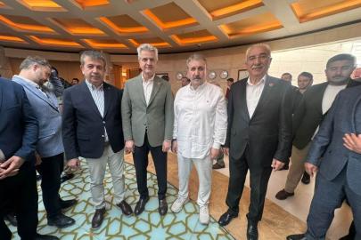 BBP Genel Başkanı Mustafa Destici Hac Yolculuğuna Uğurlandı