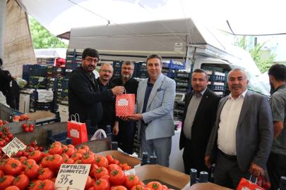 PAZARCI ESNAFINI ZİYARET EDİP, SORUNLARINI DİNLEDİLER