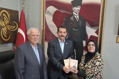 60’ından Sonra Üniversite Mezunu Oldu, Şimdi İki Kitapla Okurlarıyla Buluşuyor