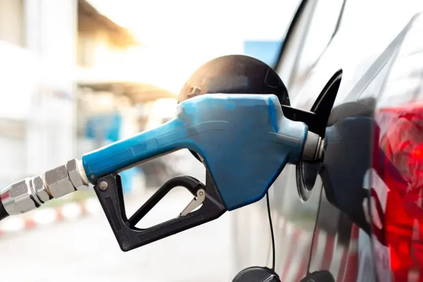 Akaryakıta Tarihi Zam! Motorine 3,30 TL, Benzine 1,51 TL Zam Geldi