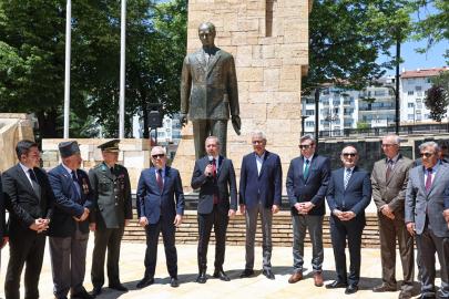 Atatürk Anıtı’nın Çevre Düzenlemesi Tamamlandı