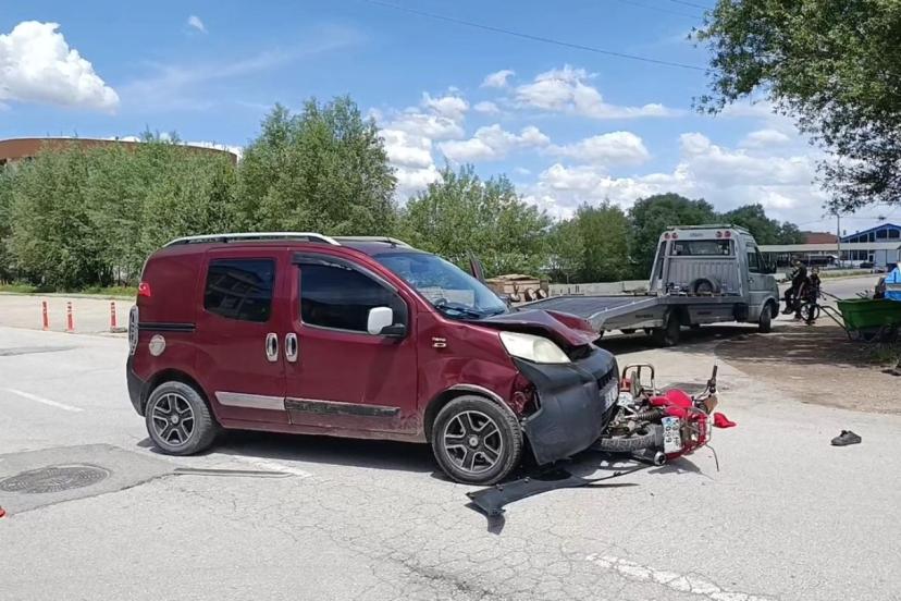 Şarkışla'da Araç ile Motosiklet Çarpıştı: 7 Yaralı