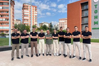 SİVAS FUTBOL HAKEMLERİNDEN TARİHİ BAŞARI