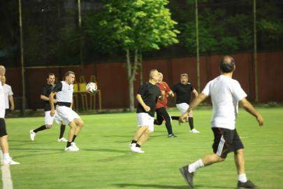 Toplantıdan Sahaya, Sahadan Kalplere… Dostluk Maçıyla Güzel Anlar