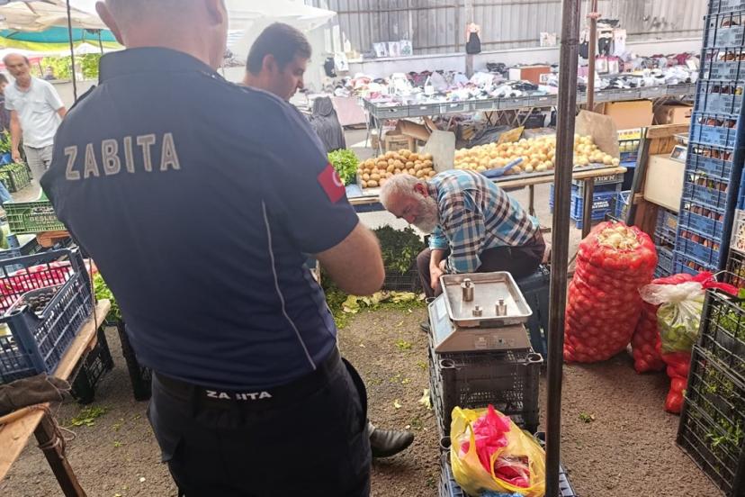Zabıta Ekiplerinden Pazarlarda Tartı Denetimi