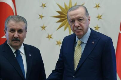 Cumhurbaşkanı Erdoğan, BBP Genel Başkanı Mustafa Destici’yi Kabul Etti