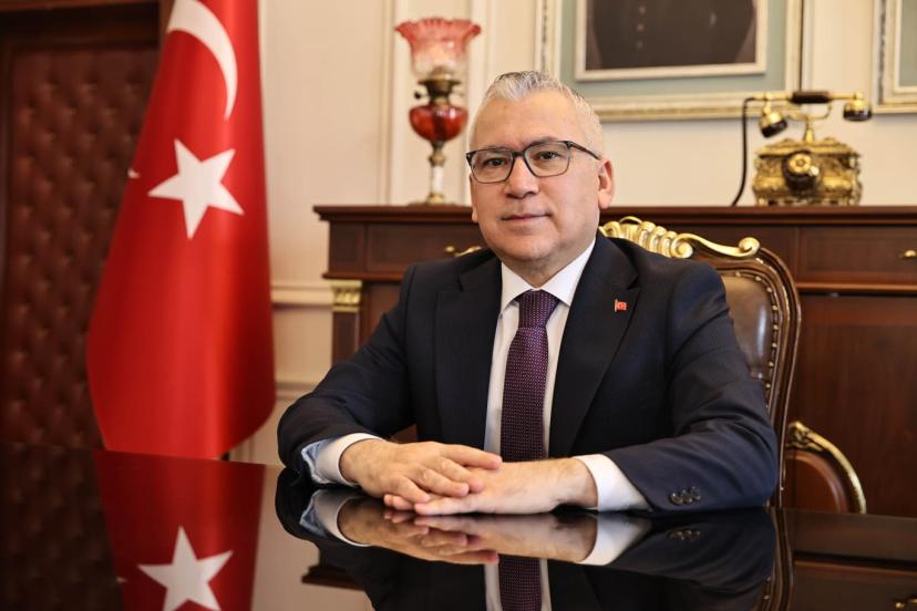 “Ya istiklâl ya ölüm!” kararlılığını bütün cihana duyurmuştur.