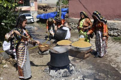 Yeniköy'ün 'eski' adetleri