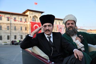 'MİLLETİMİZİ BAĞIMSIZLIK AŞKI SÜRÜYOR'