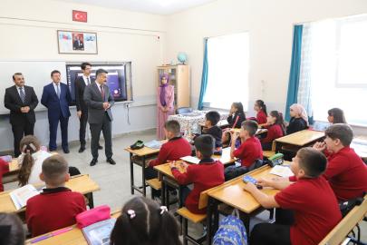 Müdür Erdoğan, Alparslan Ortaokulu’nu ziyaret etti