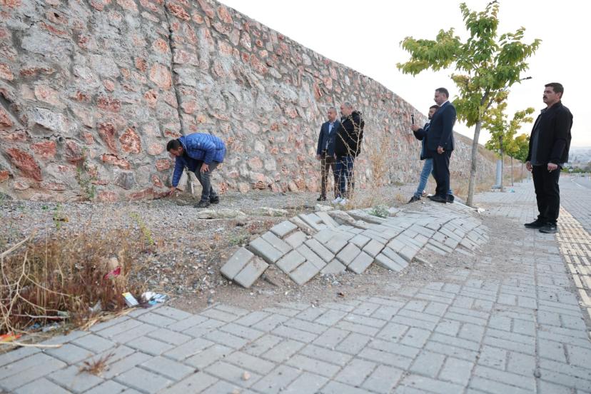 Başkan Uzun’dan acil müdahale: Yolun bir bölümü trafiğe kapatıldı