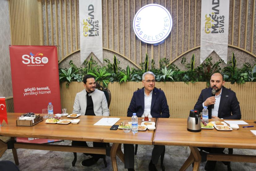 Başkan Özdemir Genç MÜSİAD Programında Tecrübelerini Paylaştı