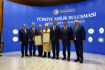 YILIN AHİMİZE ANKARADA ESNAF BERAATI TAKDİM EDİLDİ