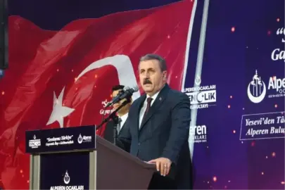 “Ay Yıldızlı Bayrak Milletimizin Namusudur”