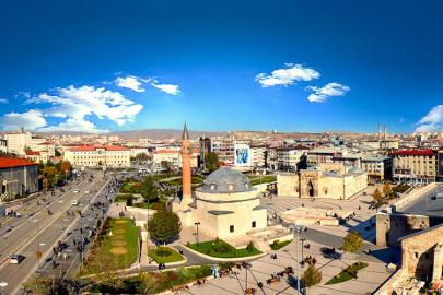 Sandıkta Artıyor, Hayatta Azalıyor: Sivas 30 Yılda 140 Bin Kişi Kaybetti