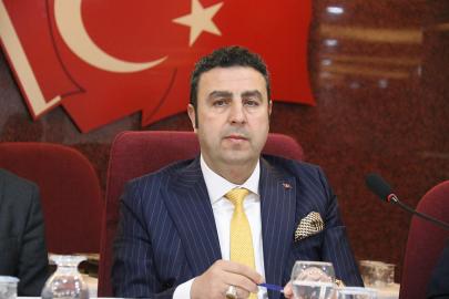 “Huzurlu ve Mutlu Nice Bayramlar Diliyorum”