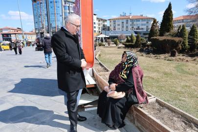 Vali Yılmaz Şimşek İstasyon Caddesi’nde Vatandaş ve Esnafla Buluştu