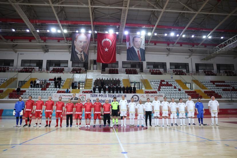 Sivas'ta Şehitler Anısına Futbol Müsabakası Düzenlendi