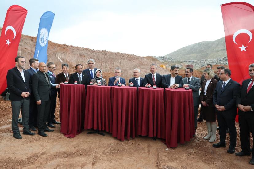 Sivas’ta 636 Milyon TL’lik Katı Atık Tesisinin Temeli Atıldı