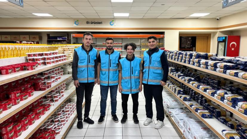 Sivas’ta Üniversiteli Gençlerden İhtiyaç Sahibi Ailelere Anlamlı Destek